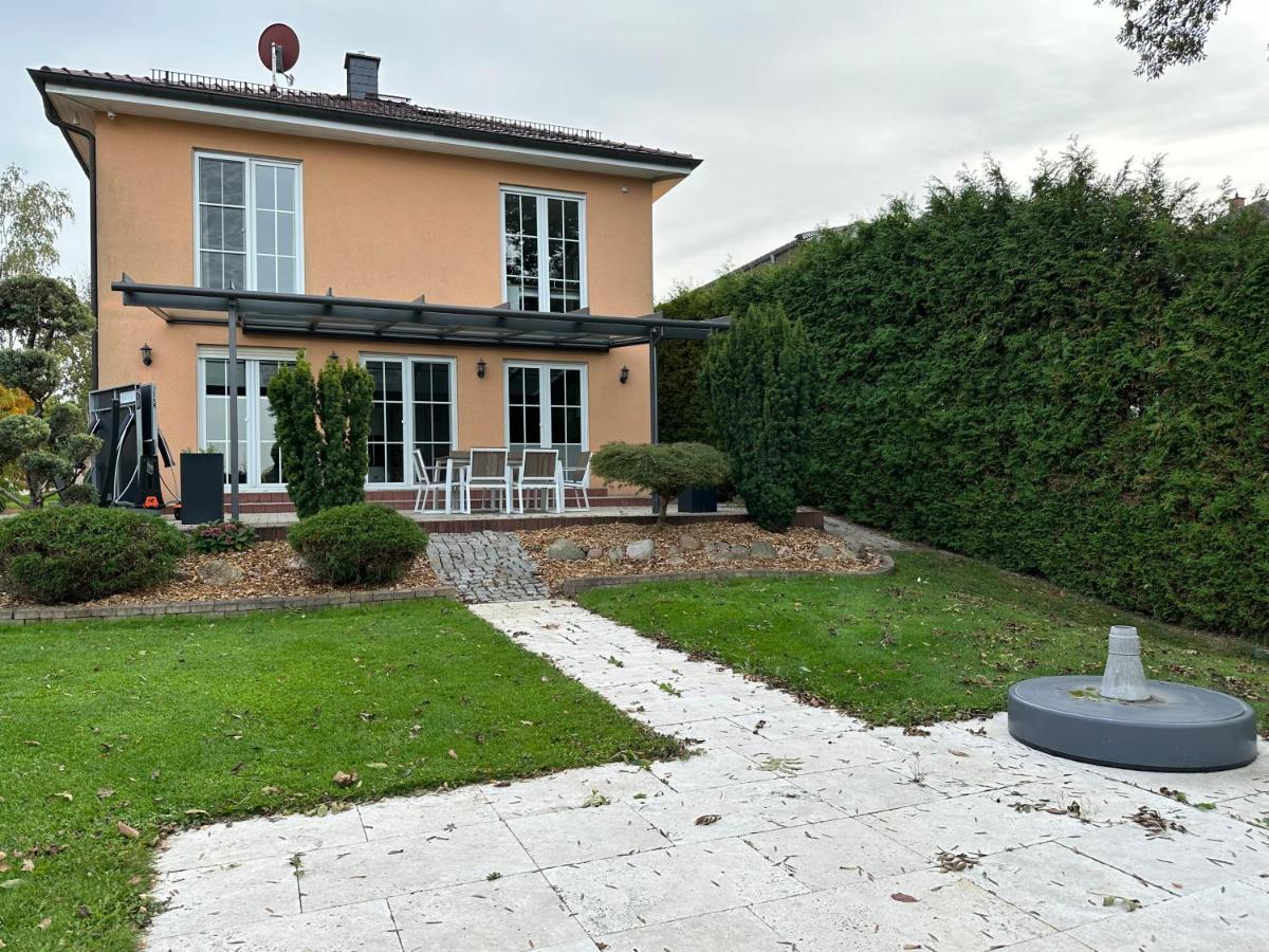 Stadtvilla In Leipzig 7 Personen 3 Schlafzimmer 2 Baeder Garten Und Terrasse Zentral Gelegen Messe Innenstadt Seen Ngoại thất bức ảnh